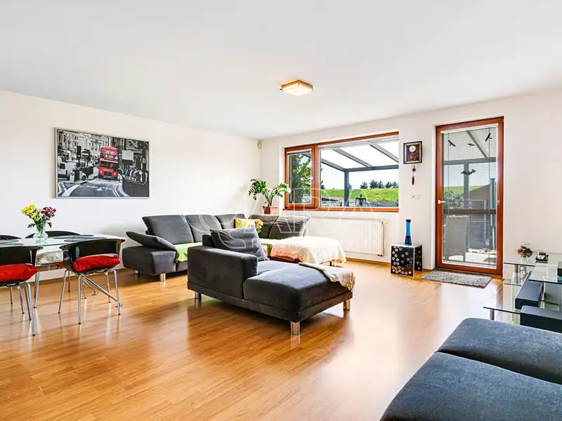 Prodej rodinného domu 174 m², pozemek 275 m², Zeleneč – náhled fotky 2