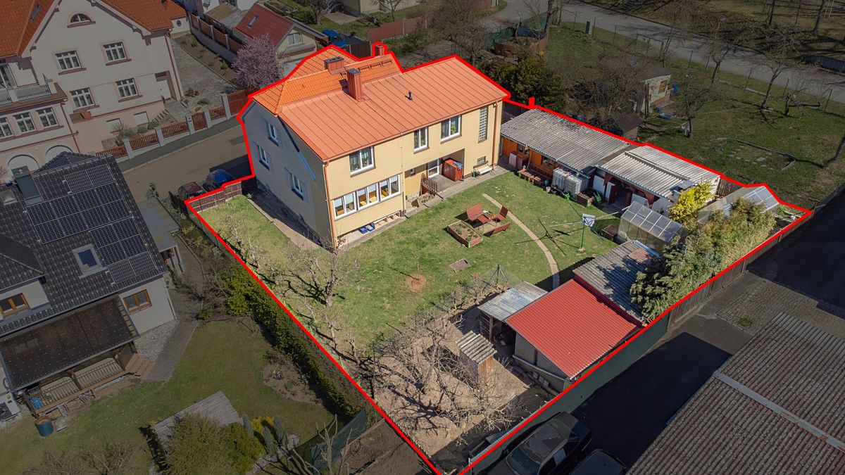 Prodej rodinného domu 300 m², pozemek 788 m² – fotografie 5