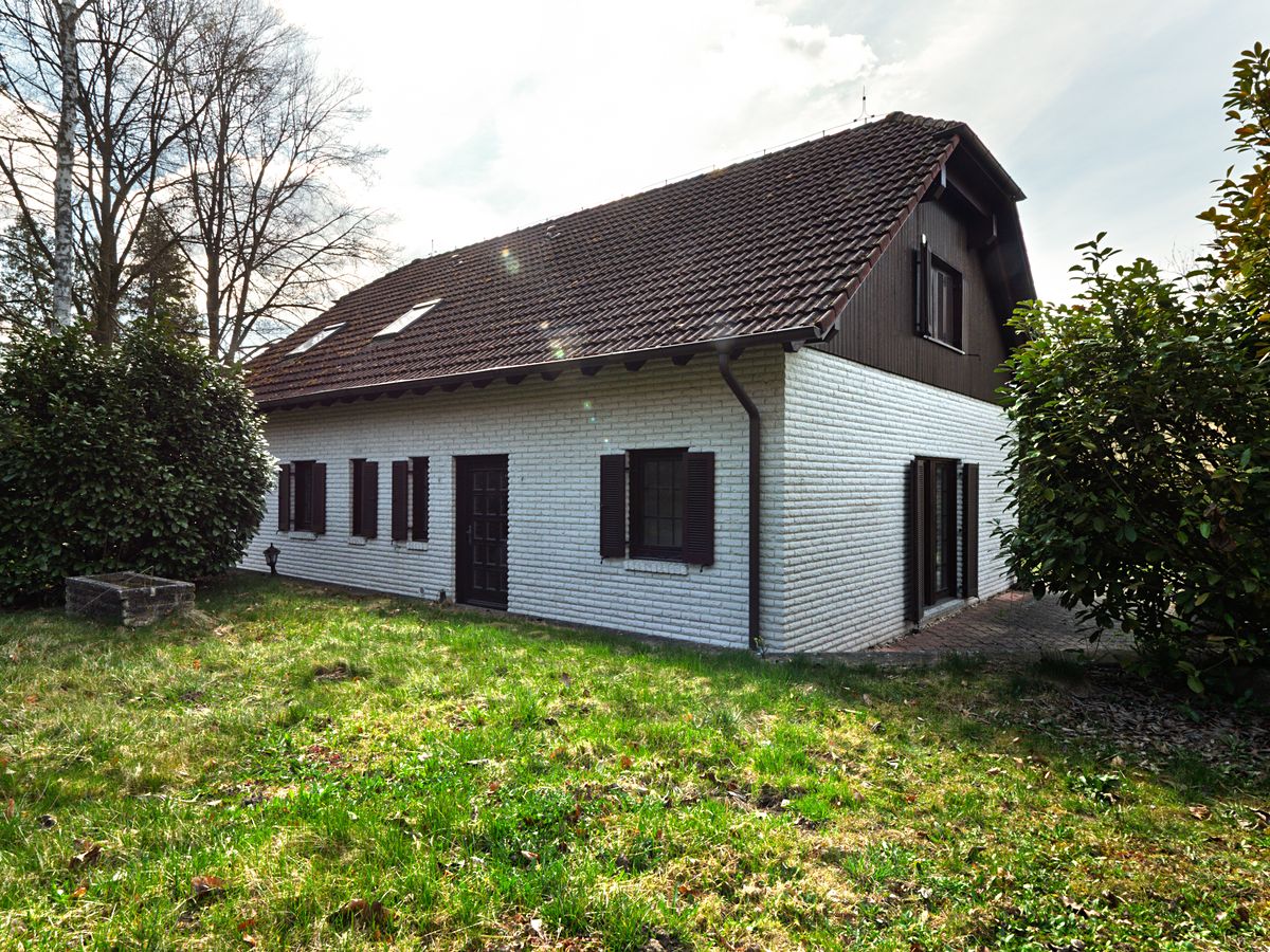 Prodej rodinného domu 187 m², pozemek 1068 m² – fotografie 3