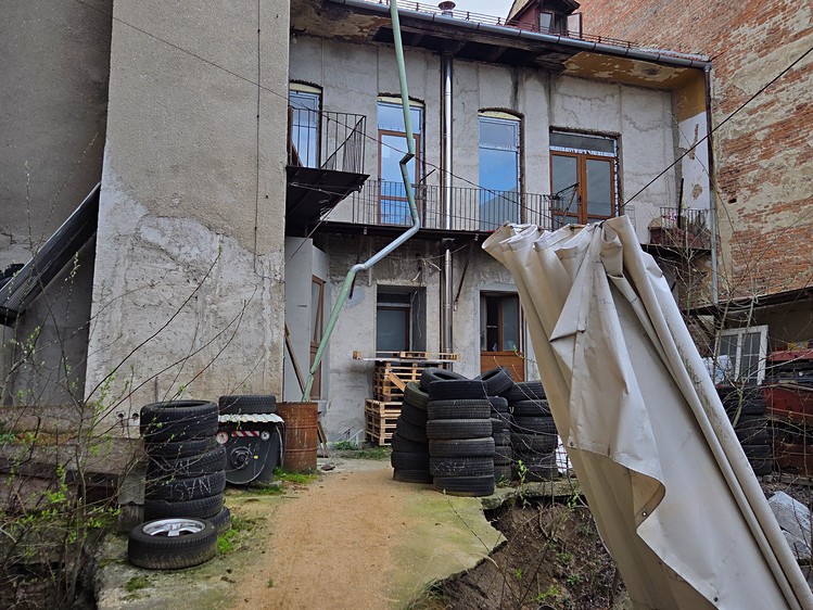 Prodej komerčního prostoru, 220 m² (4 z 8)