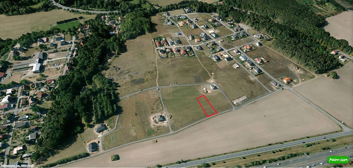 Prodej stavebního pozemku 782 m² – fotografie 2