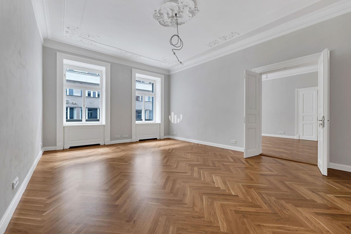 Pronájem kanceláře 384 m² – fotografie 2