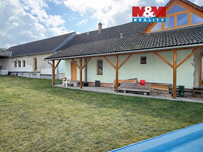 Prodej  rodinného domu 270 m², pozemek 2 391 m²