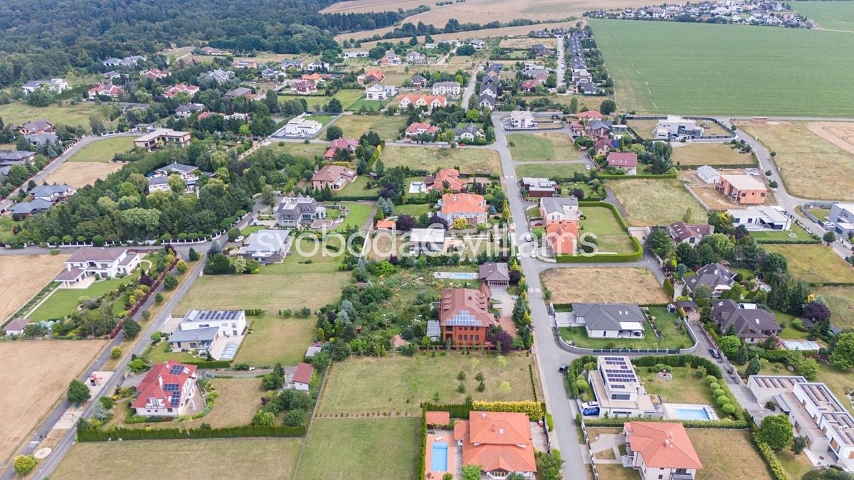 Prodej stavebního pozemku 2027 m² – fotografie 3