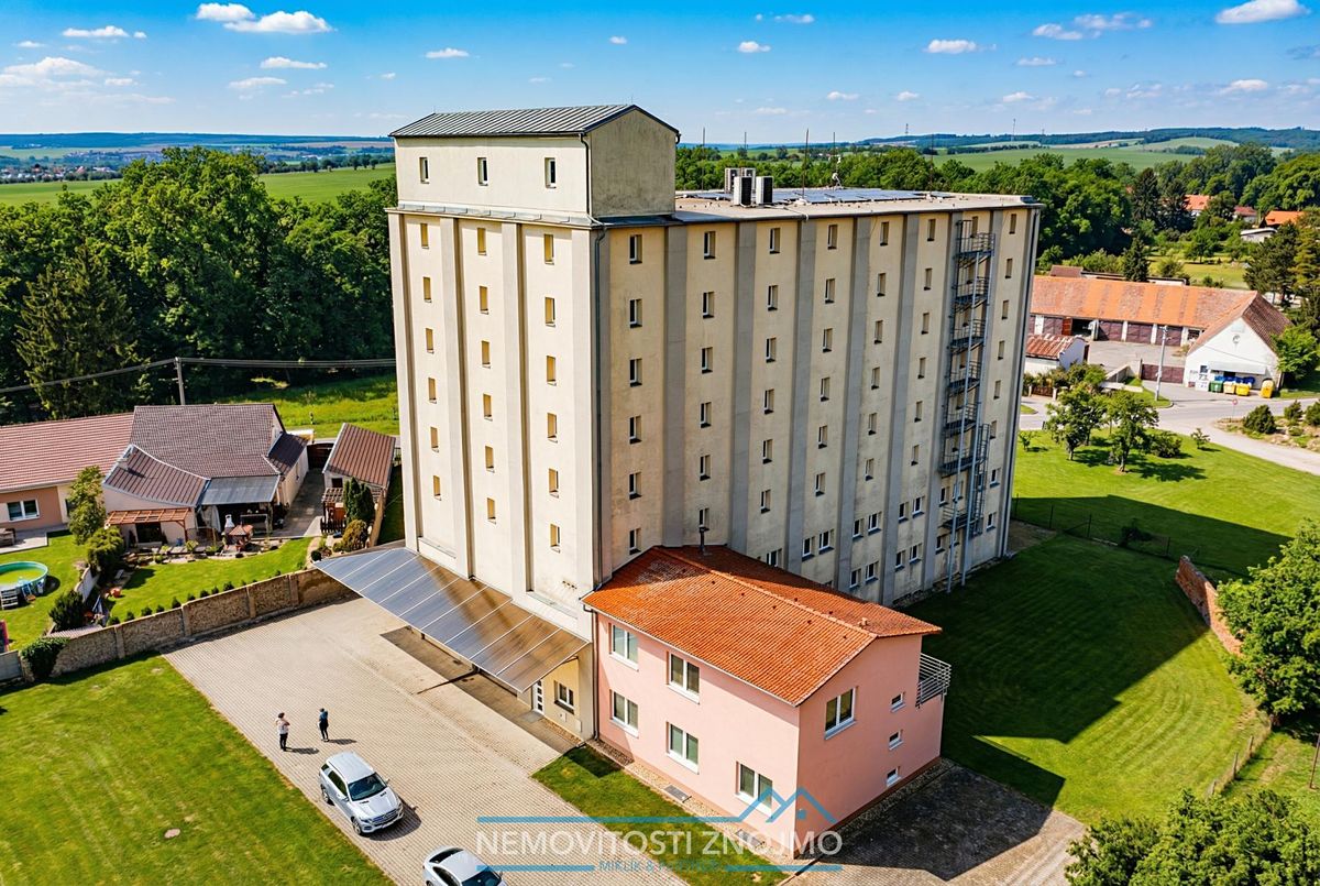 Prodej obchodního prostoru 3355 m²
