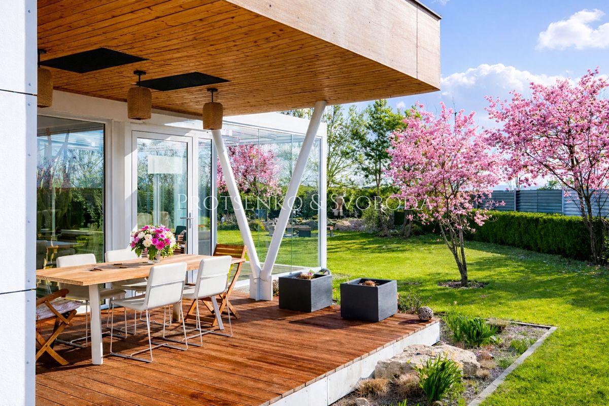 Prodej rodinného domu 206 m², pozemek 1297 m² – fotografie 3
