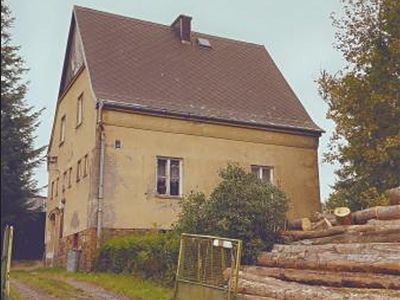 Prodej rodinného domu 180 m², pozemek 1928 m²