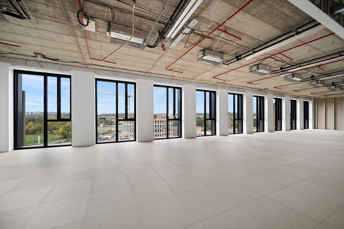 Pronájem kanceláře 565 m² – fotografie 3
