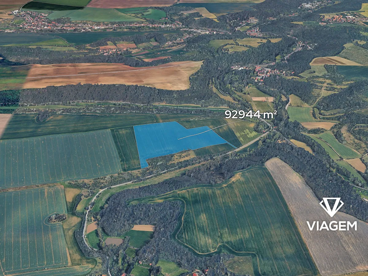 Prodej pole 92944 m²