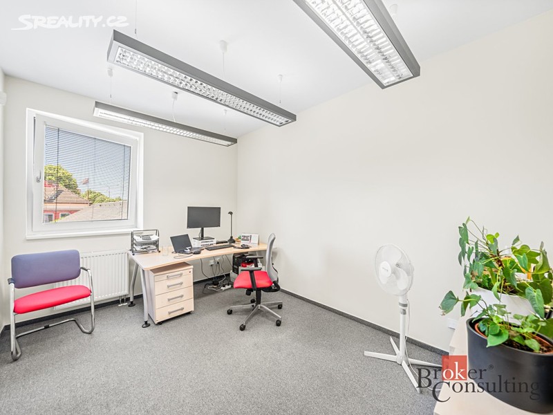 Pronájem kanceláře 54 m² – další