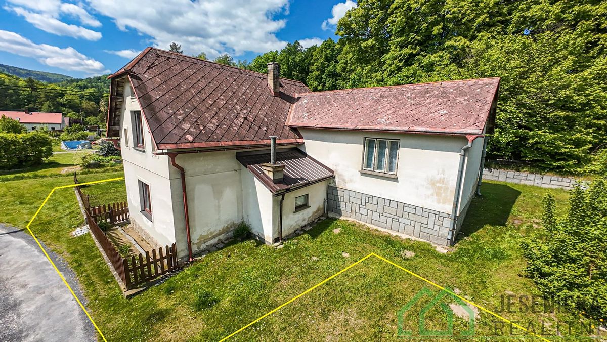 Prodej rodinného domu 115 m², pozemek 754 m² – fotografie 2