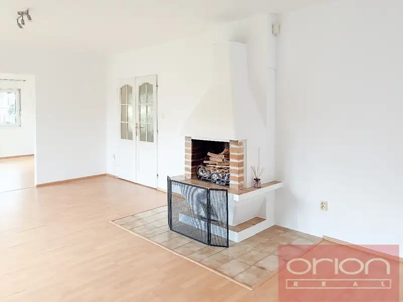 Pronájem rodinného domu 365 m², pozemek 539 m², Praha – náhled fotky 2