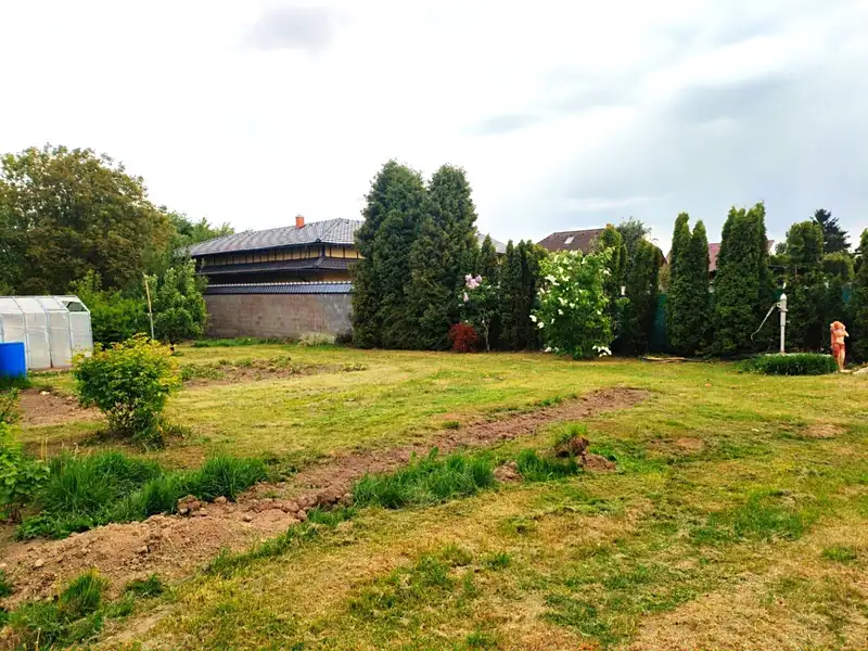 Prodej stavebního pozemku 1304 m², Sulice – náhled fotky 2