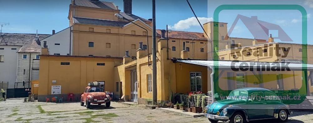 Prodej komerční nemovitosti 6810 m²