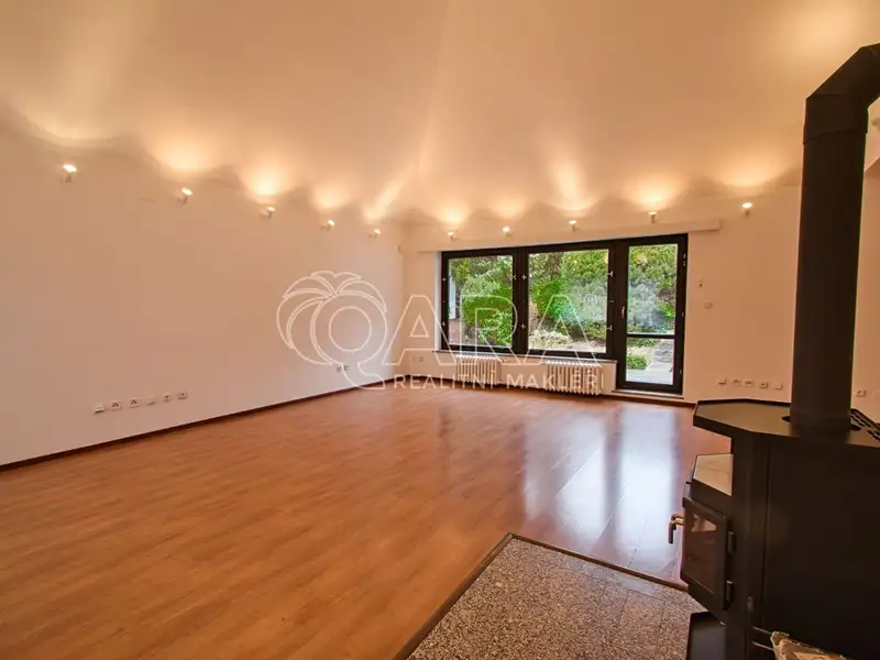 Pronájem rodinného domu 417 m², pozemek 1263 m², Praha – náhled fotky 2