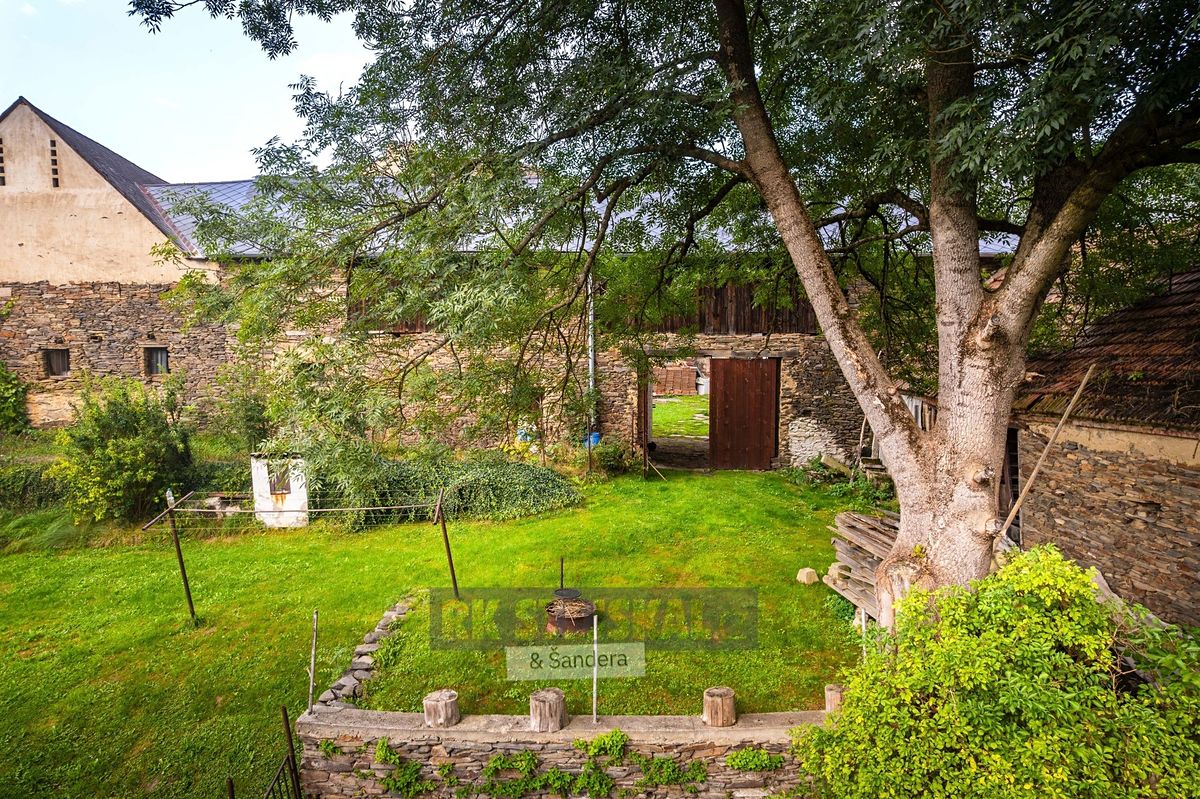 Prodej rodinného domu 600 m², pozemek 3209 m² – fotografie 4