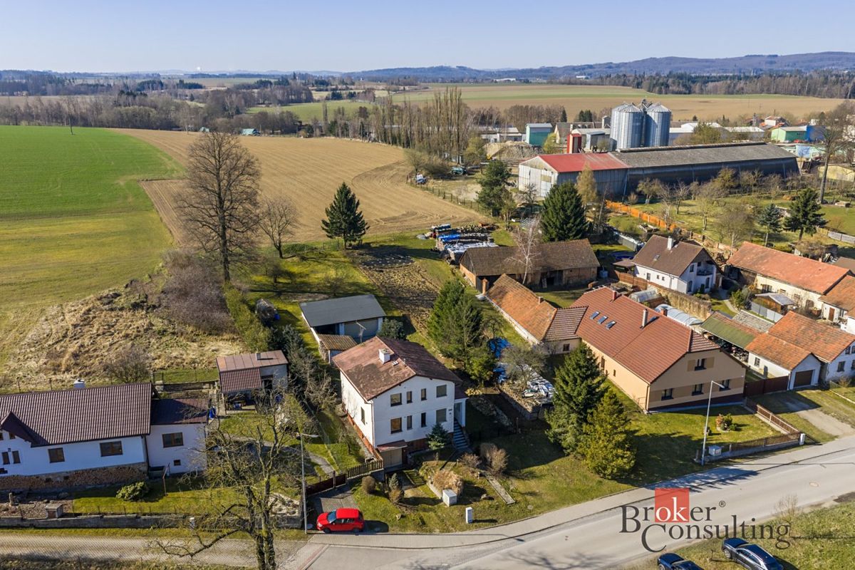 Prodej rodinného domu 265 m², pozemek 1714 m² – fotografie 3