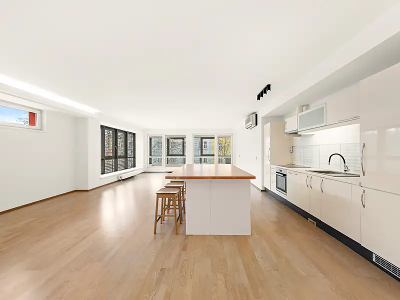 Prodej bytu 4+kk 180 m², Praha – náhled fotky 2
