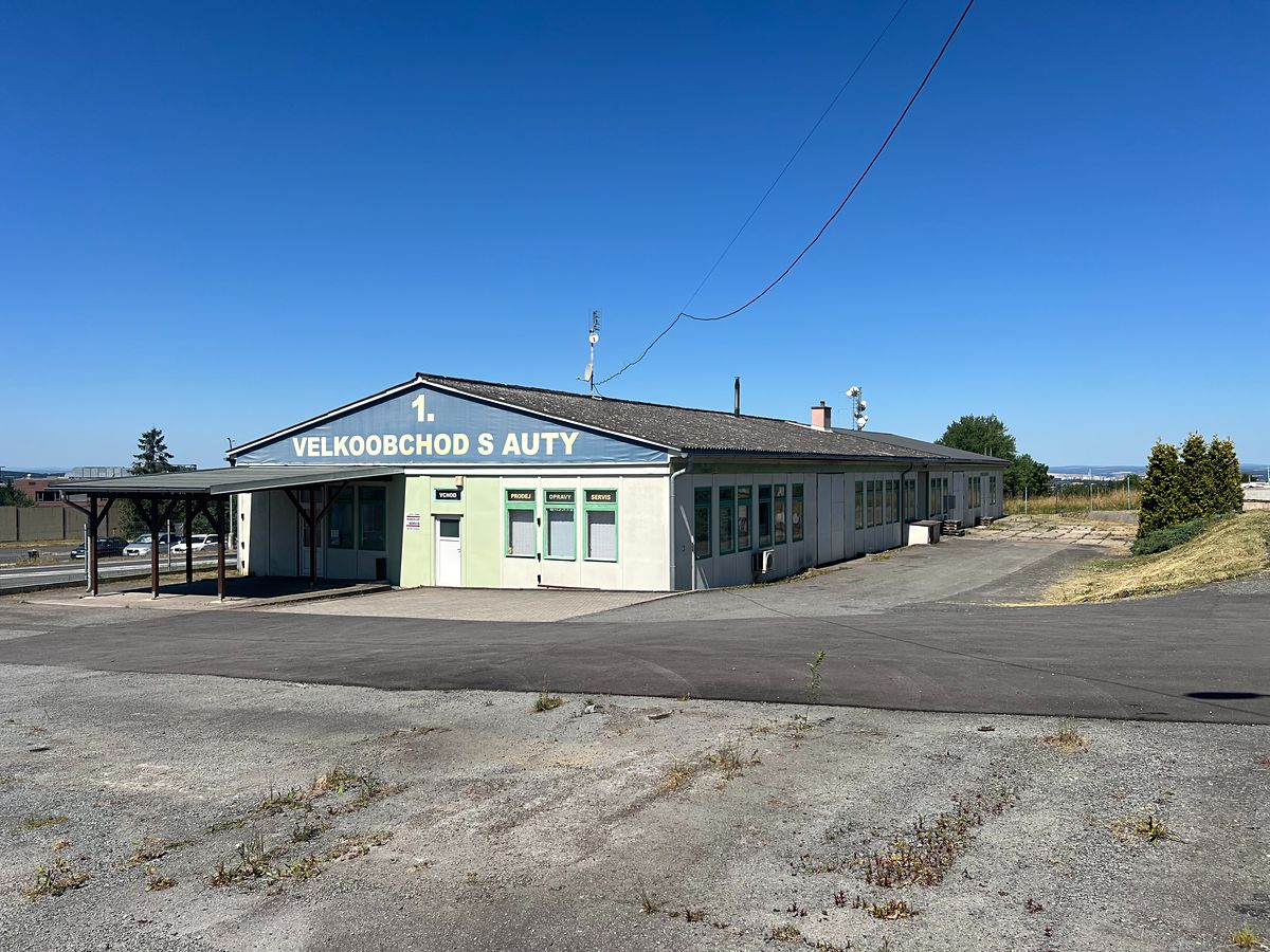 Pronájem obchodního prostoru 300 m²