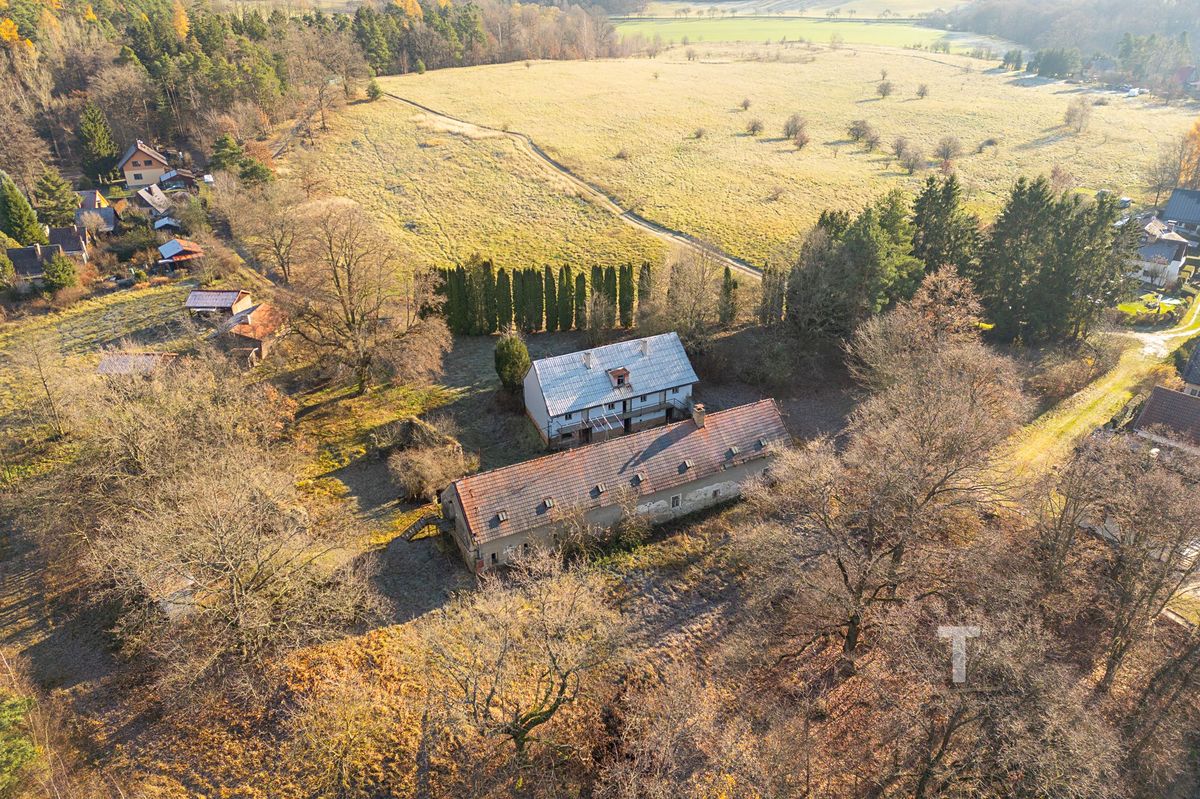 Prodej vícegeneračního domu 380 m², pozemek 134009 m²