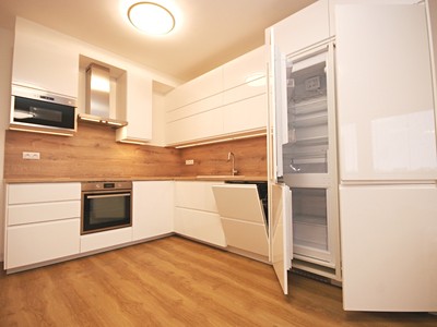 Pronájem bytu 4+kk 94 m²