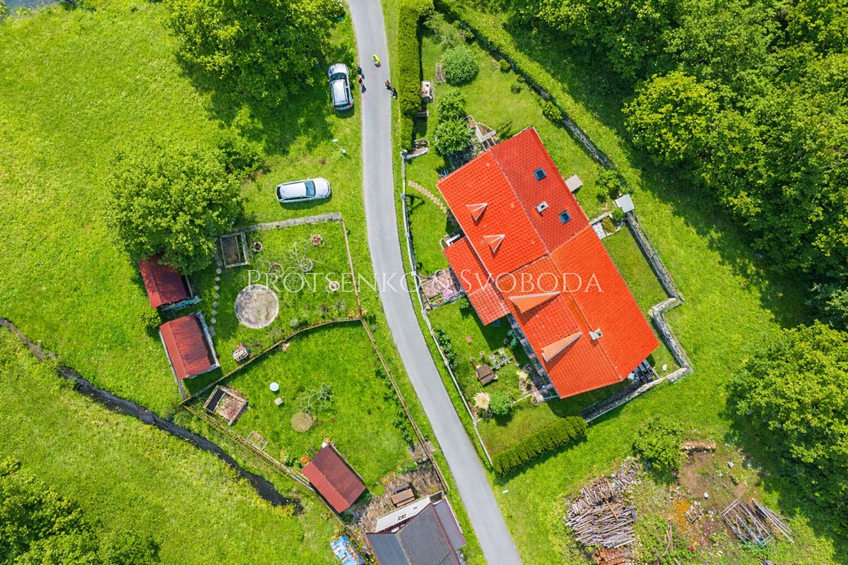 Prodej rodinného domu 290 m², pozemek 860 m² – fotografie 5