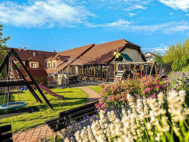 Prodej komerčního prostoru, 1 450 m² (14 z 28)