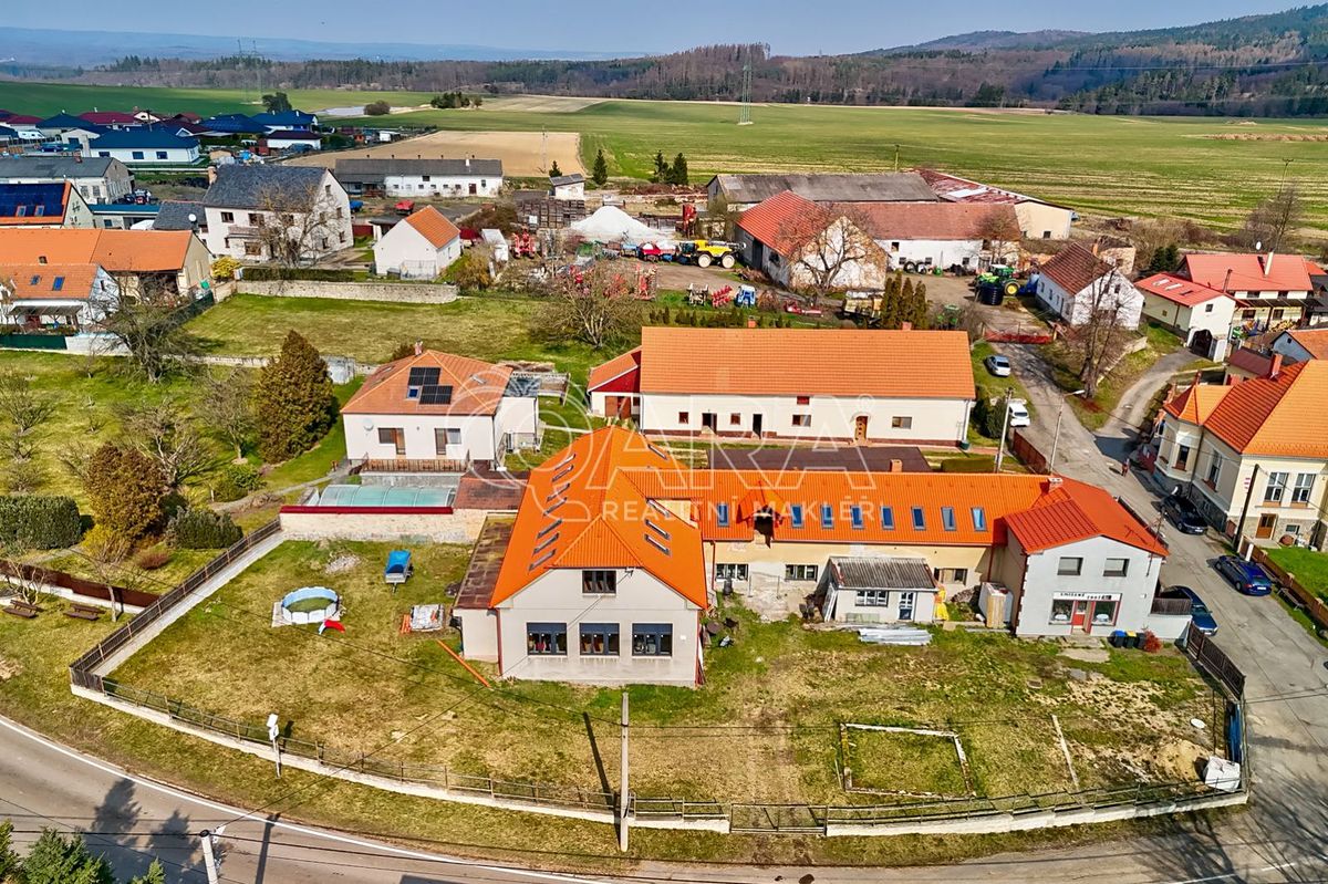 Prodej rodinného domu 340 m², pozemek 1435 m²