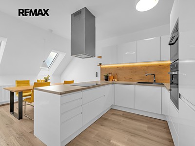 Pronájem bytu 3+kk 94 m²