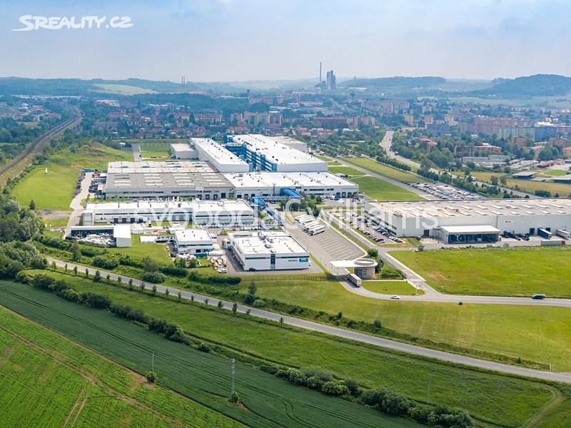 Pronájem skladového prostoru 2 293 m², Hranice