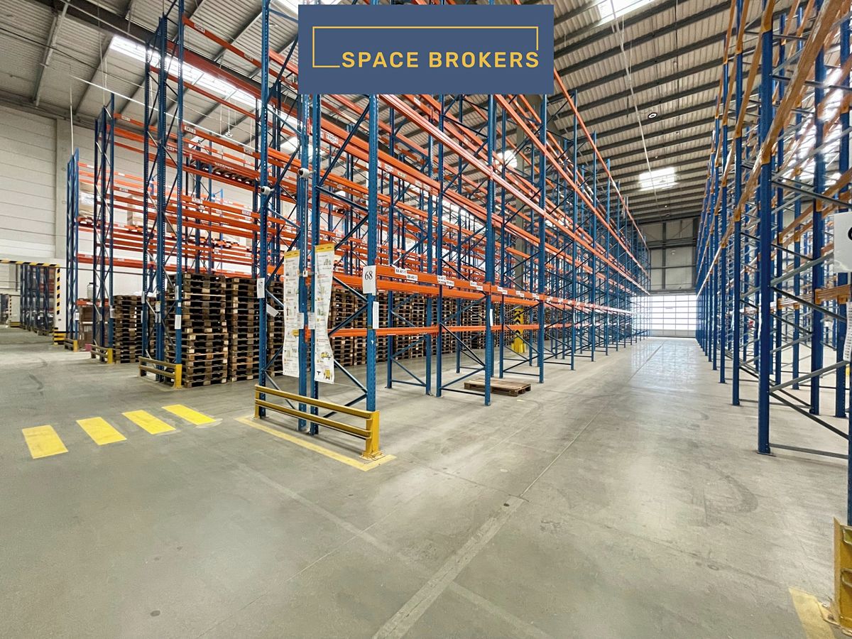 Pronájem skladového prostoru 4733 m² – fotografie 2