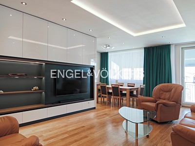 Pronájem bytu 4+kk 140 m²