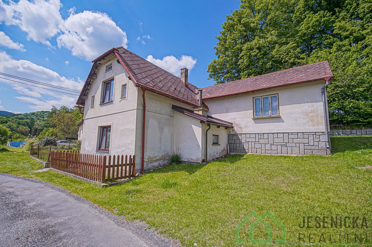 Prodej rodinného domu 115 m², pozemek 754 m² – fotografie 3