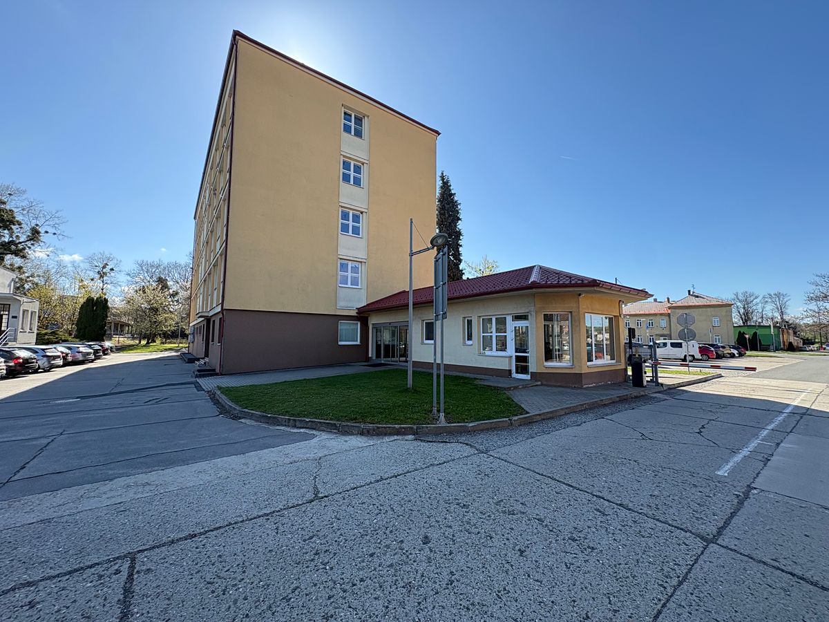 Pronájem kanceláře 34 m² – fotografie 3
