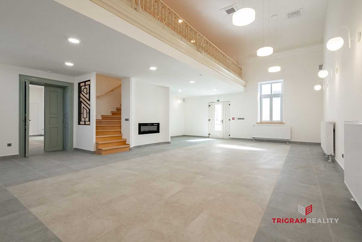 Pronájem restaurace 244 m²