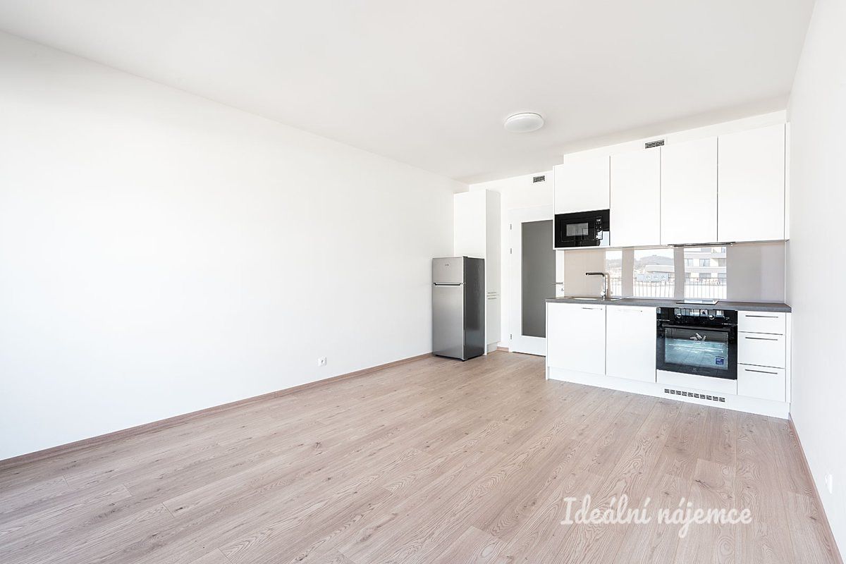 Pronájem bytu 1+kk 32 m²