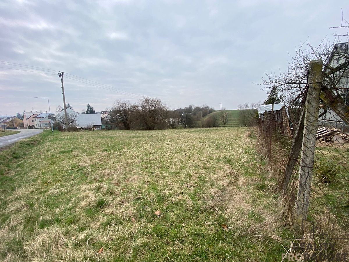 Prodej stavebního pozemku 2341 m² – fotografie 2