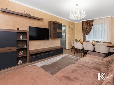 Pronájem bytu 4+1 87 m² (Jednopodlažní) — photo 2