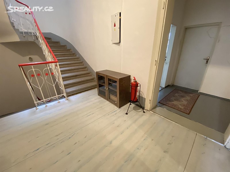 Pronájem kanceláře 67 m² – pohled 2