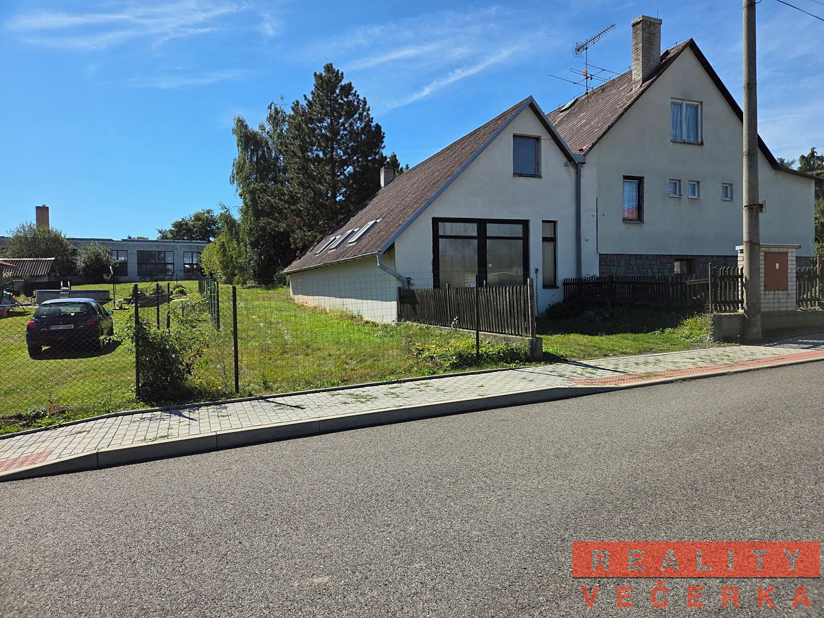 Prodej stavebního pozemku 1222 m² – fotografie 3