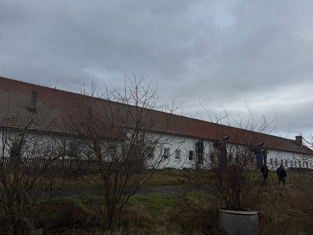 Pronájem skladového prostoru 1051 m² – fotografie 2