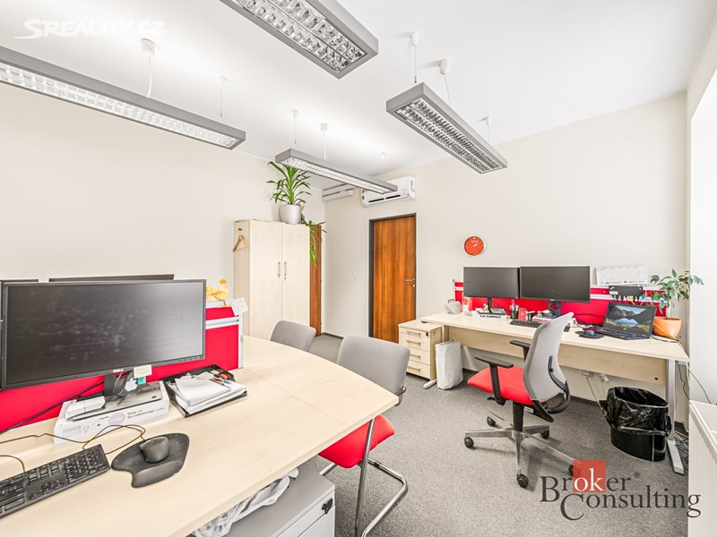 Pronájem kanceláře 54 m² – pohled 3