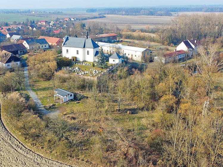 Prodej pozemku, 8 684 m² (2 z 16)