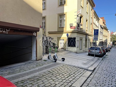 Pronájem garáže 12 m² — photo 5