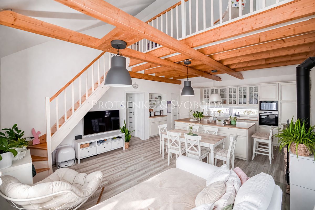 Prodej rodinného domu 181 m², pozemek 1260 m² – fotografie 4