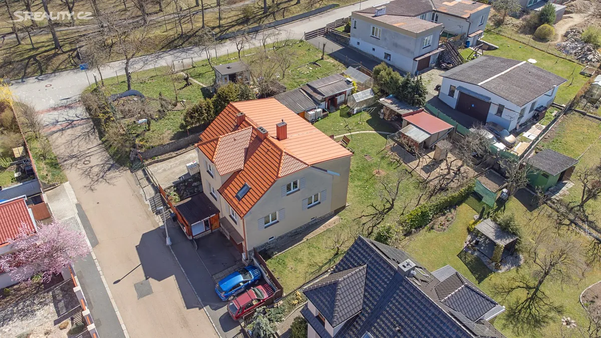 Prodej rodinného domu 300 m², pozemek 788 m² – pohled 4