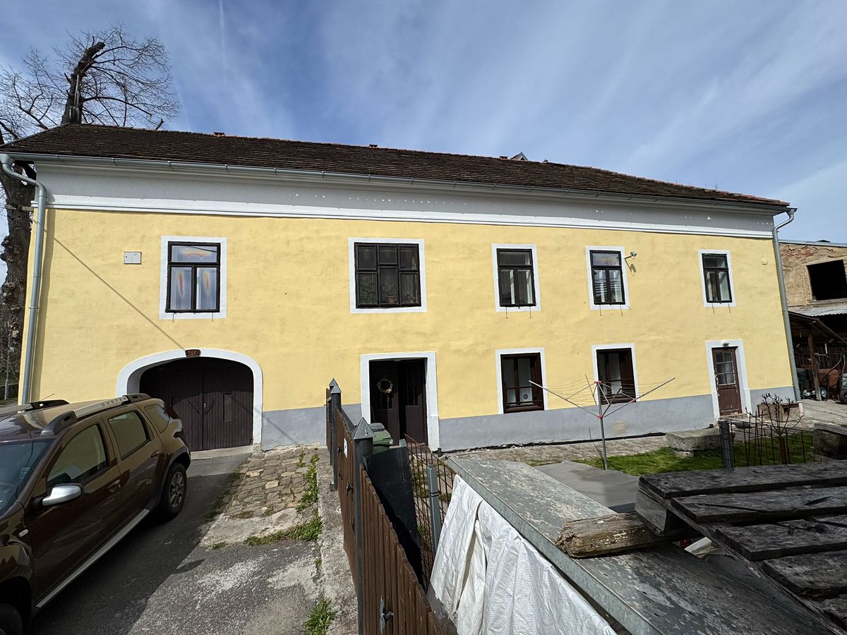 Prodej rodinného domu 200 m², pozemek 283 m² – fotografie 2