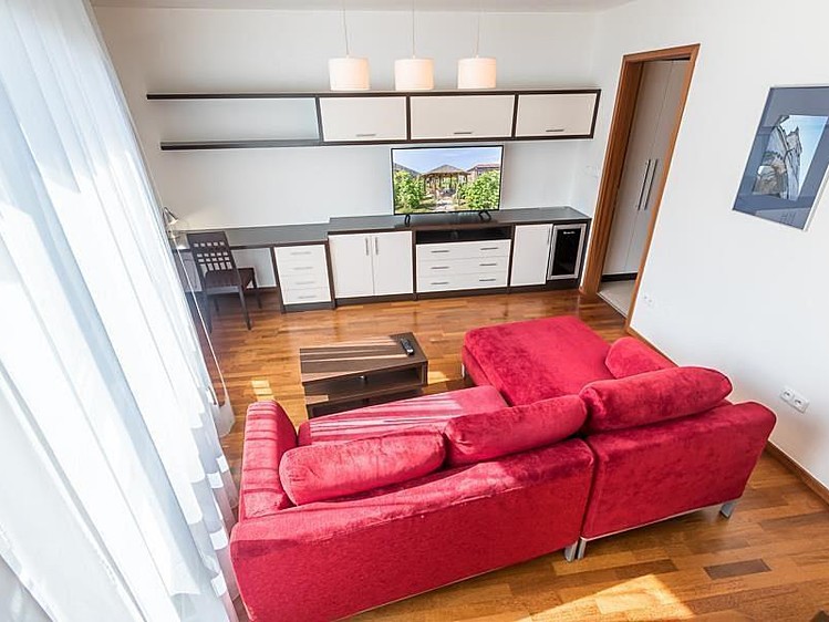 Pronájem bytu 2+kk, 50 m² (1 z 14)