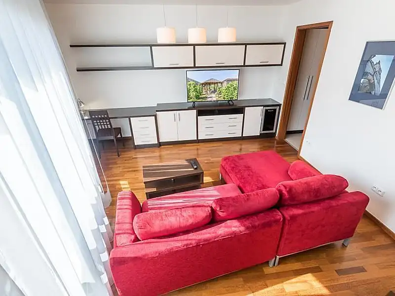 Pronájem bytu 2+kk 50 m², Praha – náhled fotky 1