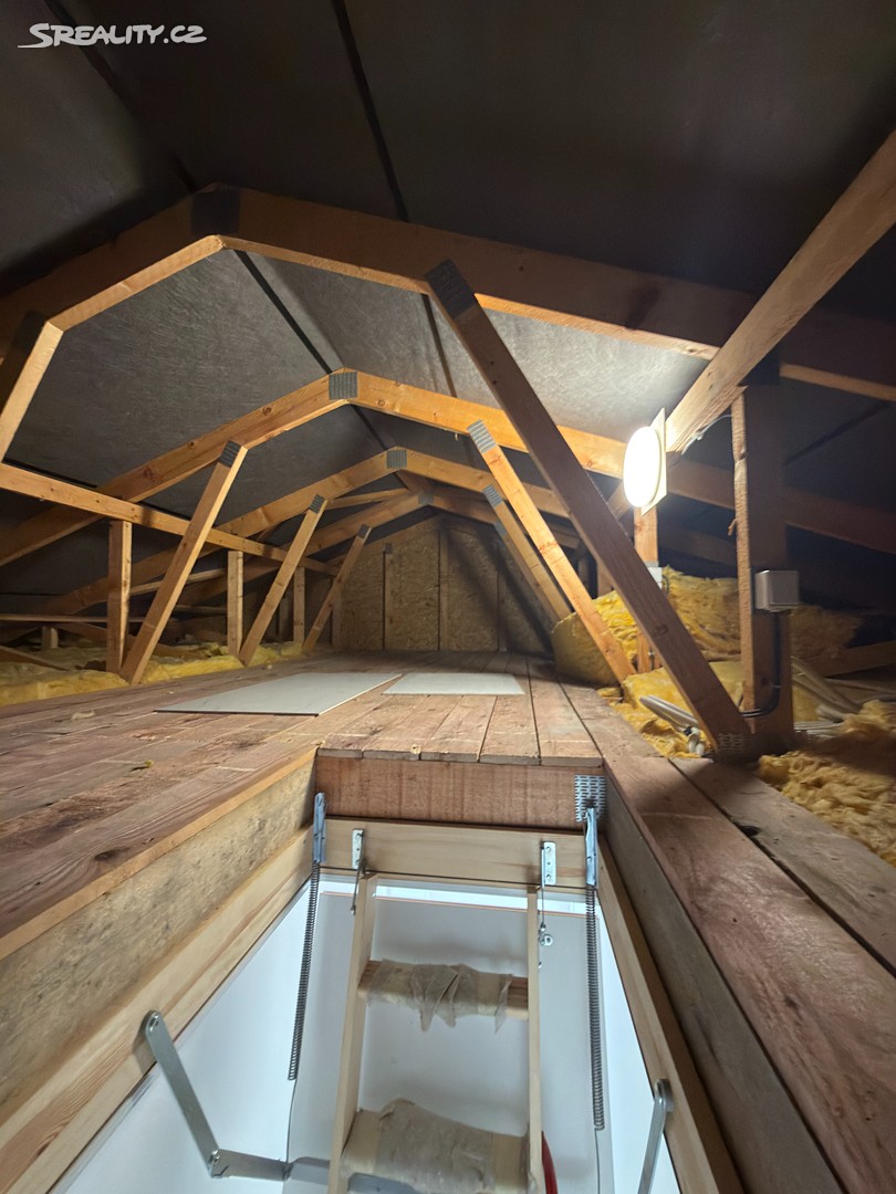 Prodej  rodinného domu 125 m², pozemek 823 m² – další